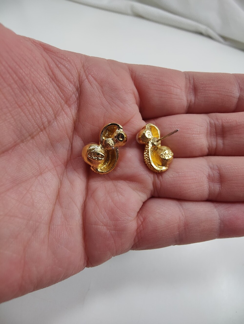 Signed Napier Faux Pearl Gold Tone Swirl Earrings Vintage Designer Pearl Stud - Picture 7 of 12
